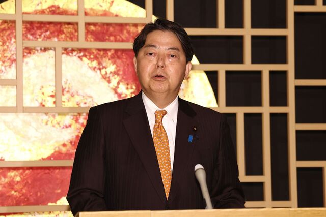 【総額910万】総裁選出馬・林芳正官房長官、“ファミリー企業”への選挙費用&政治資金支出が発覚　事務所は「法令に従い適切に処理」