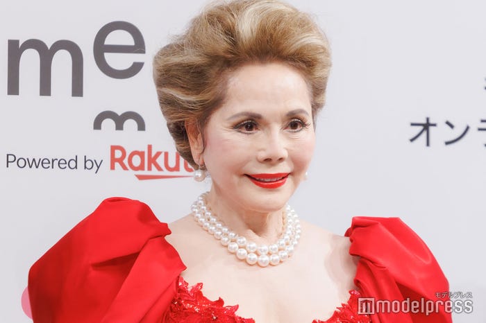 デヴィ夫人、傷害容疑で書類送検 暴行報道に見解「警察を訴えようと弁護士に相談」