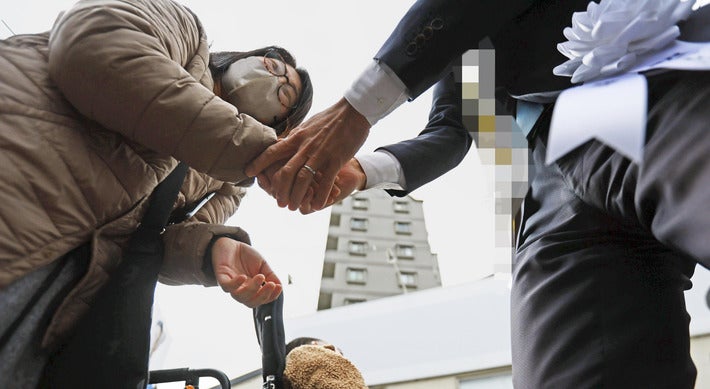 【公明党前代表のおひざ元、単純に昨日の敵は今日の友というわけには・・・】公明党支持者の男性（８１） 「簡単に気持ちの整理ができる人は少ないのでは」、連合の幹部 「抵抗感を示す組合員もいる」