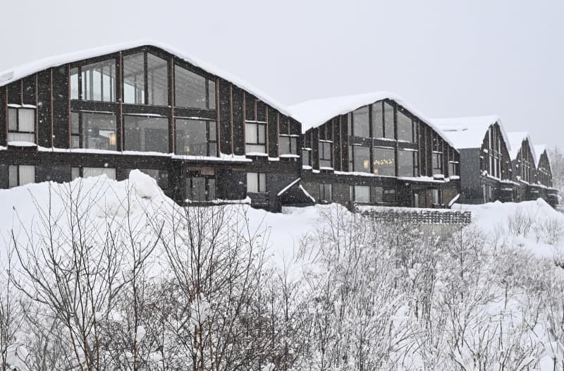 【アジア最大の犯罪組織を追っていったら…】行き着いたのは北海道・ニセコ　１０億円別荘の所有者は誰？　正体は超大物の親族だった