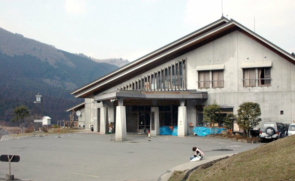 保護者に通知せず宿泊学習の積み立て金を増額、無断で引き落とし　京都市の小学校