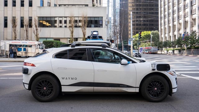 【もう人間いらないな】テスラの自動運転！