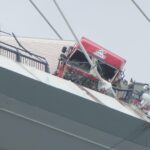 【長崎】女神大橋の大型トレーラー死亡事故　追突された乗用車は駐停車禁止車線にライト消し停車「交際相手と電話中」