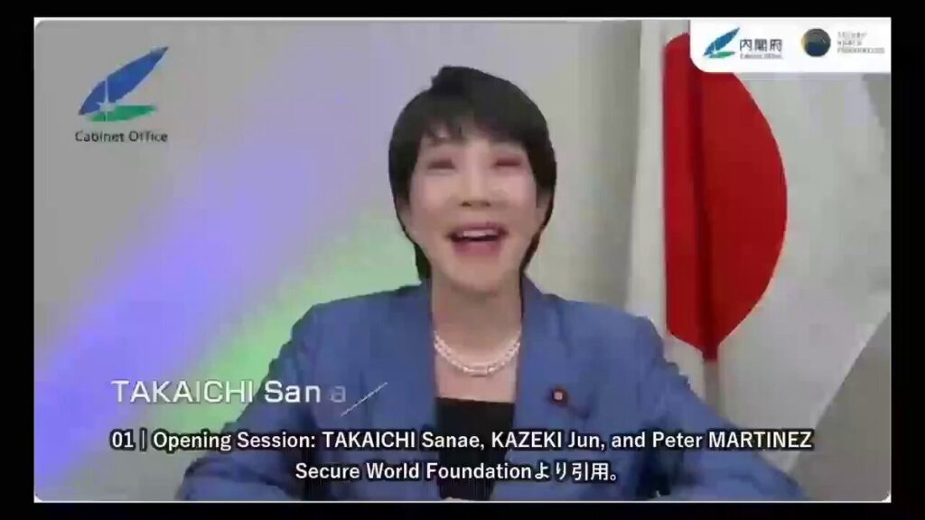 【さすが高市早苗さん】正面を向き英語で堂々と演説、下を向き他人が書いた原稿を棒読みの議員とは大違い