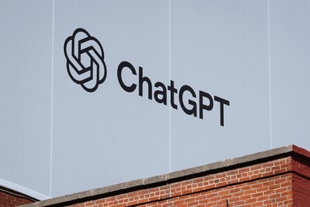 米オープンAI、社内に非常事態宣言　グーグル台頭に危機感―報道