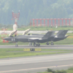 【LIVE】自衛隊のF35戦闘機2機が『緊急着陸』で民間機に影響　青森空港の滑走路を一時閉鎖