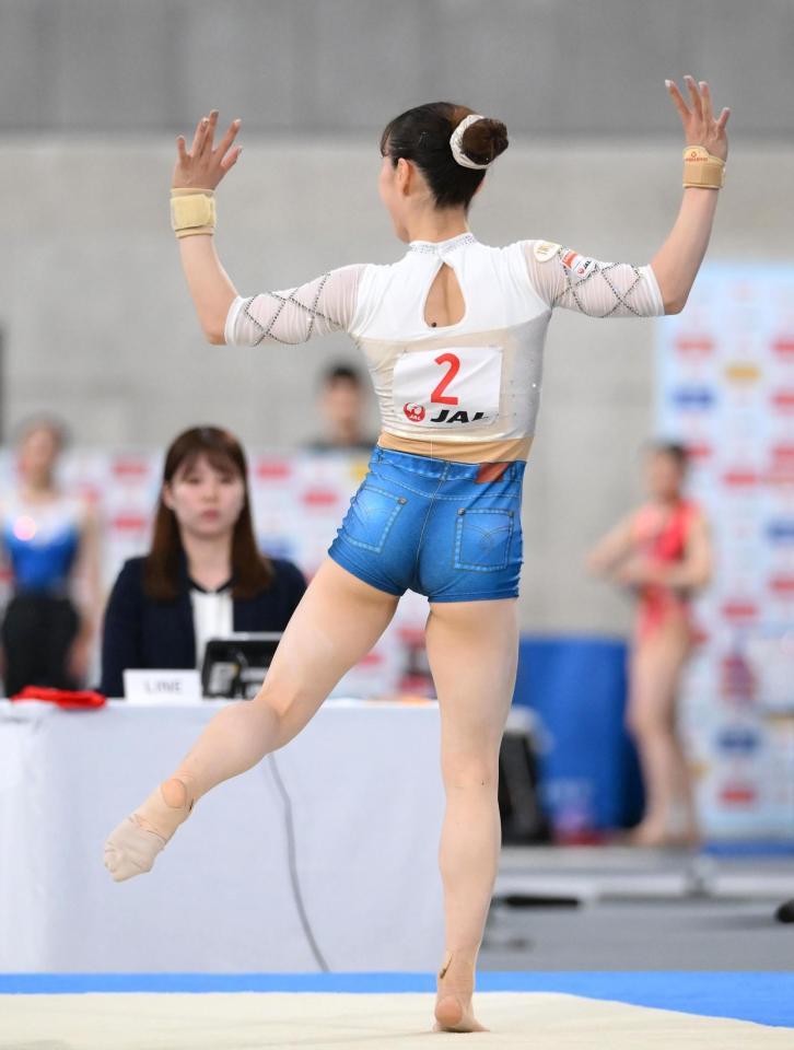 オボちゃん　新体操の審判をやっていた