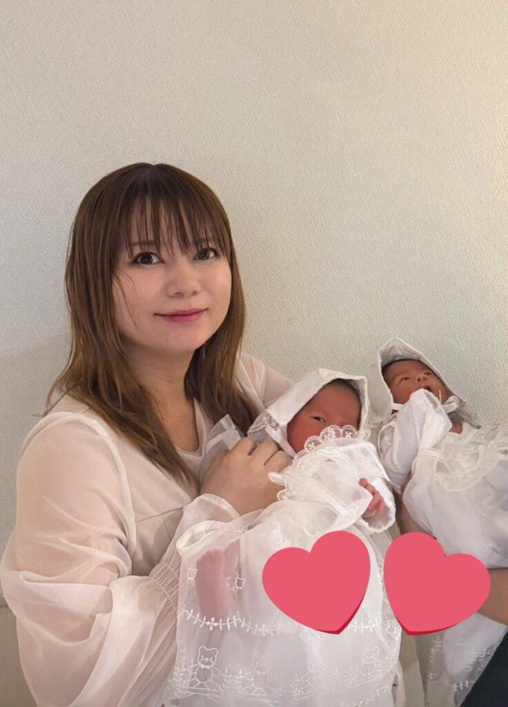 中川翔子が退院、夫＆息子たち“家族4人のイラスト”を紹介　「毎日顔が変わっていろんな表情する」と双子兄弟の似顔絵も