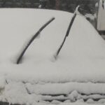 大雪時　ワイパー立てる?　JAF回答