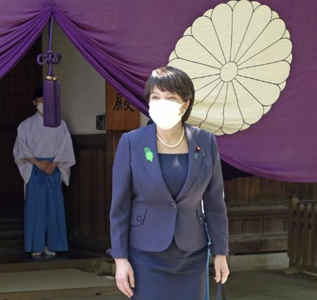 高市早苗「靖国参拝、ノーコメント」