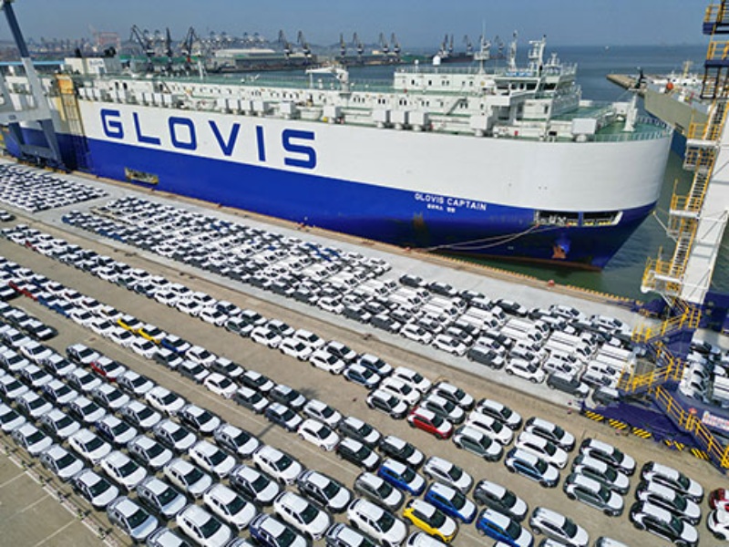 自動車輸出過去最大♪　⇒　フタを開けたら中古車輸出が伸びただけのマイナス成長