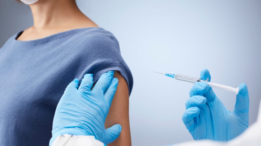 【米テキサス大学MDアンダーソンがんセンター研究】mRNAコロナワクチンが「がん患者に延命効果」を与える・・免疫療法の開始から前後100日以内に新型コロナのmRNAワクチンを接種したグループは生存期間が2倍になる