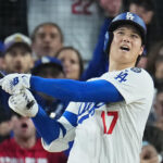 【MLB】大谷翔平、「伝説的瞬間」賞を受賞！　リーグ優勝決定シリーズ第４戦の３本塁打、10奪三振