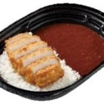 【悲報】ローソン「盛りすぎチャレンジでカツカレーのカツを50％増やしました」←これ