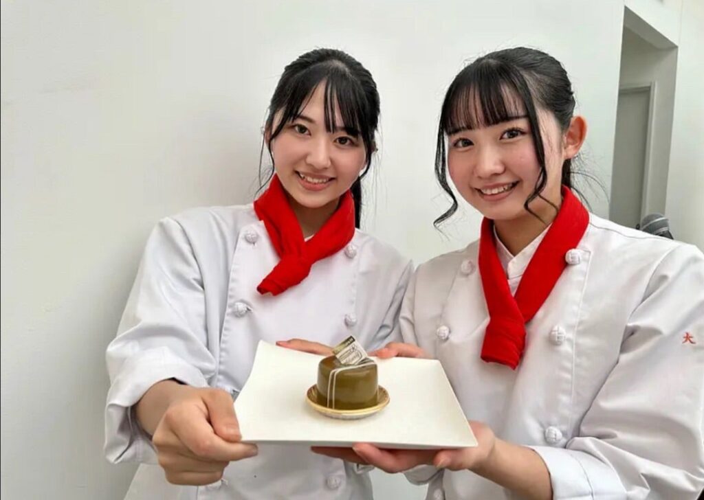 【悲報】女子高生を見た三重県議「ムホホｗ完璧だねぇ…100点！」