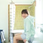 【芸能】40歳・綾瀬はるか、美脚に衝撃！　笑顔ショットに「びっくり」「可愛すぎます」「少女のよう」の声　カレンダー発売