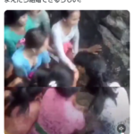 【動画】カンボジアの男が女の集団から襲われまくるフェスｗ