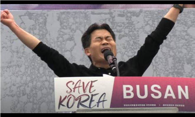 「在日の皆さん！ 大韓民国を助けてください！」韓国の人気ユーチューバー、日本で単独デモ「李在明政権が親中化しつつある」