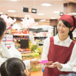 コンビニでも会計したあとに「ありがとうございます」とか言ってしまう