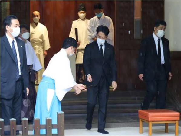 【靖國】小泉進次郎防衛相、靖国参拝質問に「適切に判断したい」繰り返す