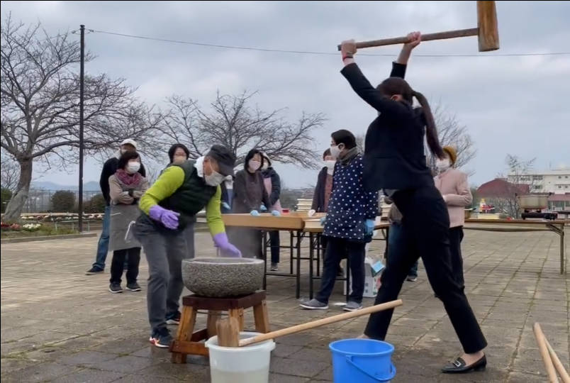 小野田大臣の餅つきが強すぎる件…