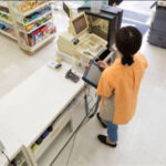 コンビニに10年間以上毎日通う→3日行かなかったら店員が安否確認に来た