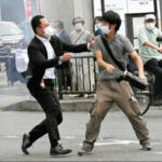 【悲報】山上徹也被告、安倍晋三を銃撃する直前にスターバックスで茶をしばいていた