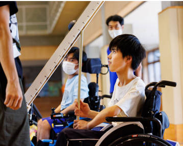 日本国政府🇯🇵「障○○は半○前なので人口として数えないことにします」