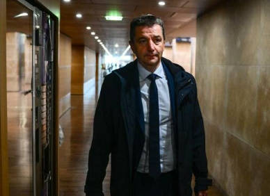 市長が同性婚反対の副市長に男娼を送り込み男同士の良さを教え込む→市長はハニトラ脅迫有罪