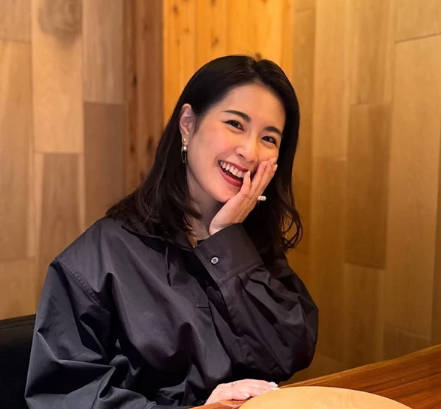 郷原上脇に刑事告発されたメルチュ折田楓社長、笑顔で勝利宣言