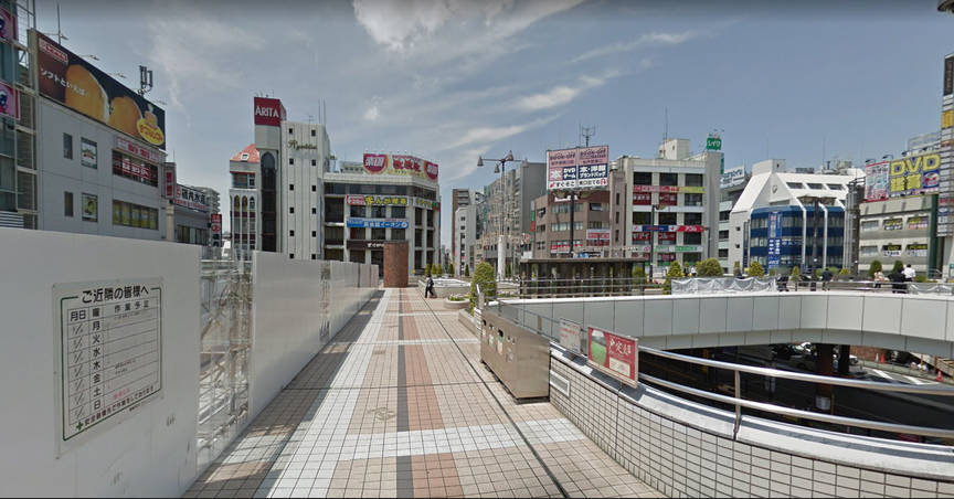 松戸駅デッキで路上強盗　48才会社員が20代の5人に囲まれてボコボコ　所持品と11万円を奪われる