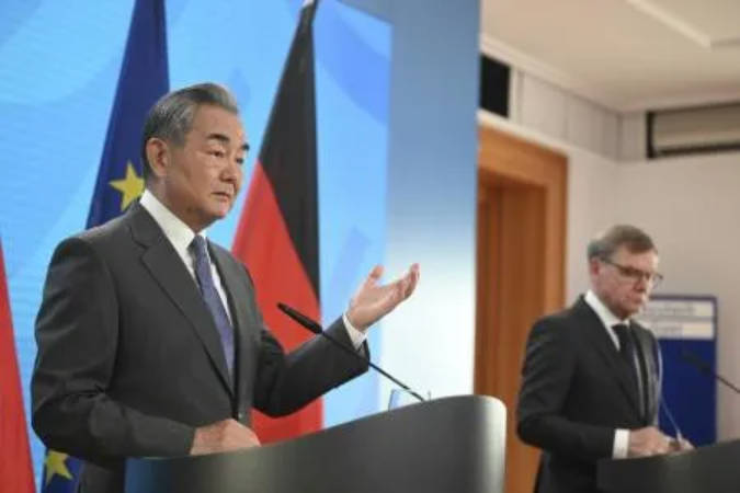 中国の王毅外相、ドイツ外相の前で「日本はドイツと異なり80年経った今も侵略の歴史を反省してない」