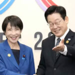 李大統領、高市首相の夫に食器セットとサムスンス時計贈る「また一緒に料理を作り平穏な時間が続くことを祈る思いを込めた」