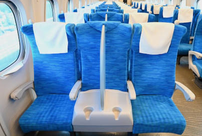 「金払って指定席。誰が来ても譲る必要ない」。失われる日本人の美徳。一昔前の日本人なら有り得ない