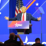 【国際】トランプ政権のスローガン、ナ〇スのプロパガンダと酷似で物議「非常に不快」「世界大戦を望んでいる」