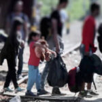 移民入れるしかなくね？このままだとインフラ維持できない。スーパーは潰れ電車バスの本数減りまくる