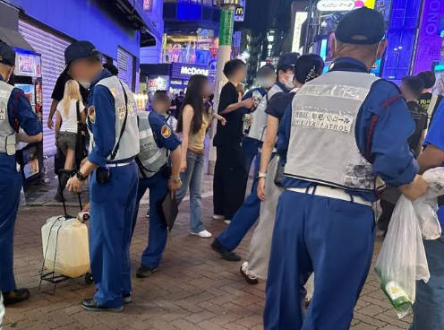 渋谷周辺は原宿もセンター街も外国人だらけで若者はどこ行ったのかと思ったら宮下公園なのな