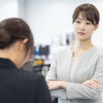 【5ch民】パワハラ女上司「◯◯君って何もできなくて赤ちゃんみたいだね。おしめも変えてあげよっかぁ？」