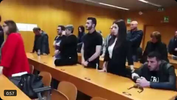 【ナイジェリア人の不法移民が、イタリア人男性の喉を切り裂き路上に放置して死亡させた事件】裁判官は「船旅による精神的ストレス」を理由に減刑を言い渡たす →→ わずか12年の判決が言い渡され家族は激昂