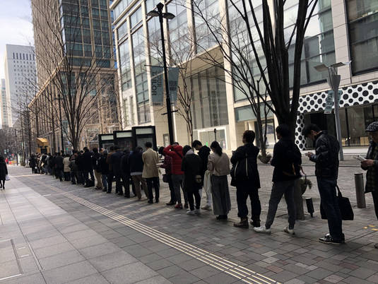 【5ch民】いよいよﾊｲﾊﾟｰｲﾝﾌﾚじみてきた日本…貴金属屋には大行列が並び､最早ｽｰﾊﾟｰの卵ﾊﾟｯｸ売り状態か