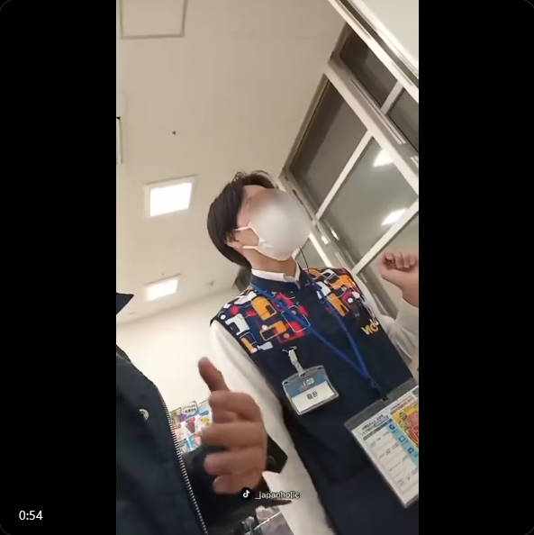 【ムス〇ムによる、日本人への威圧・示威行動】米子エディオン店でインドネシア人男性の礼拝動画に不衛生批判相次ぐ