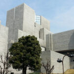 加害者の権利ばかり尊重される馬〇社会。最高裁「被告の手錠や腰縄見えないように配慮」