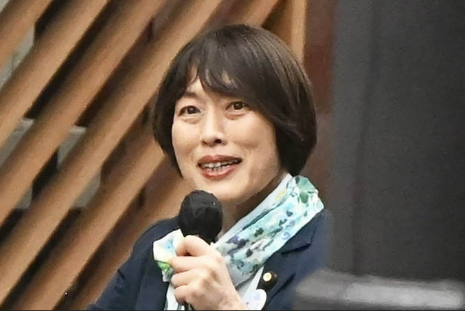 【衆院選・第一声】共産党の田村智子委員長 「自民は、2年間だけ食料品の軽減税率をゼロにするというが、2年後に税率を戻せば大不況が襲ってくる。消費税は廃止だ、大企業や富裕層から税金を取れば実現可能だ」