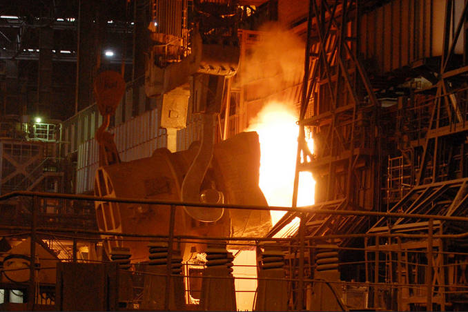 【日本】粗鋼生産量、62年ぶりに4位転落