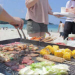 【悲報】生肉トングを持ったZ世代「〇〇ちゃん！お肉焼けたからあげるよ！」 → 女性が下半身不随に