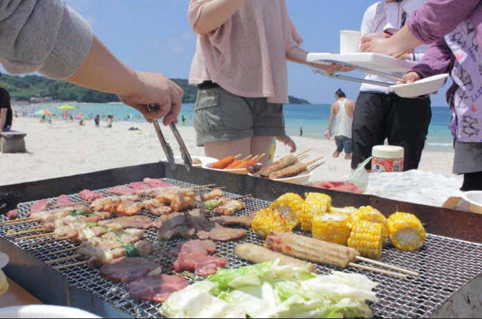 【悲報】生肉トングを持ったZ世代「〇〇ちゃん！お肉焼けたからあげるよ！」 → 女性が下半身不随に