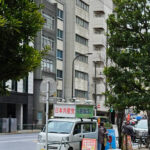 【へー、共産党さん、そこで演説するんだ！！】何故そこが空いてるのか」をお判りではない？もしくは知っててあえてそこでやる？