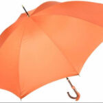 オレンジの傘をさしてたら「応援ありがとうございます!!」もう傘させない…