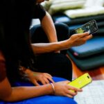 【未成年SNS規制】世界で広がる、米国は16州で成立　依存が社会問題に