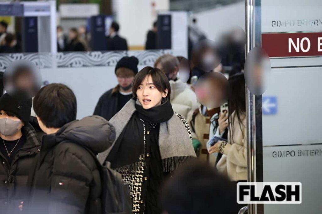 【STARTO ENTERTAINMENT】なにわ男子・道枝駿佑、パリに登場も“英語力”に疑問の声…「あー!あー!」連発で言葉を理解できていない様子